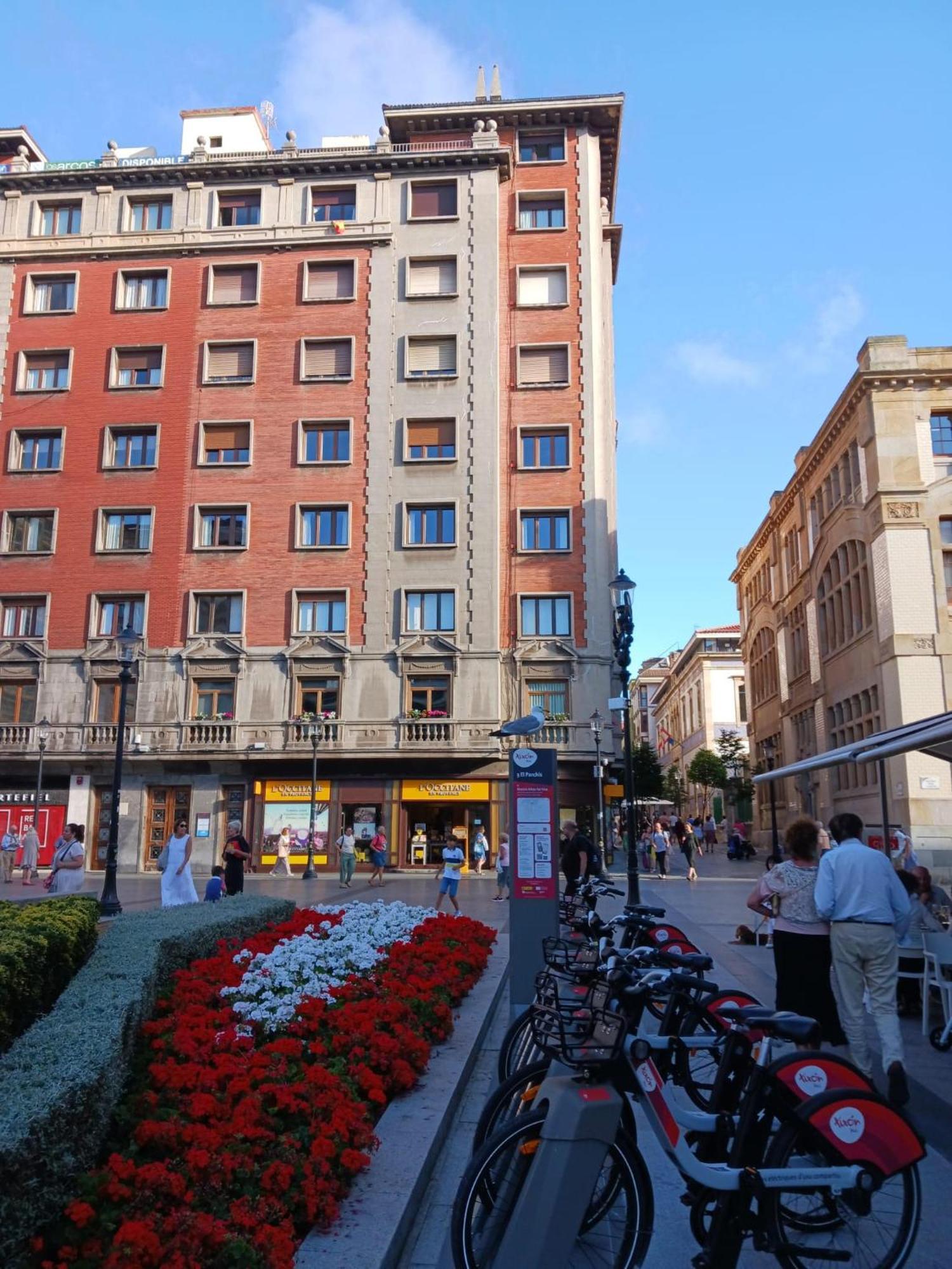 Bonito Piso En Gijon Centro Playa Apartment Exterior photo